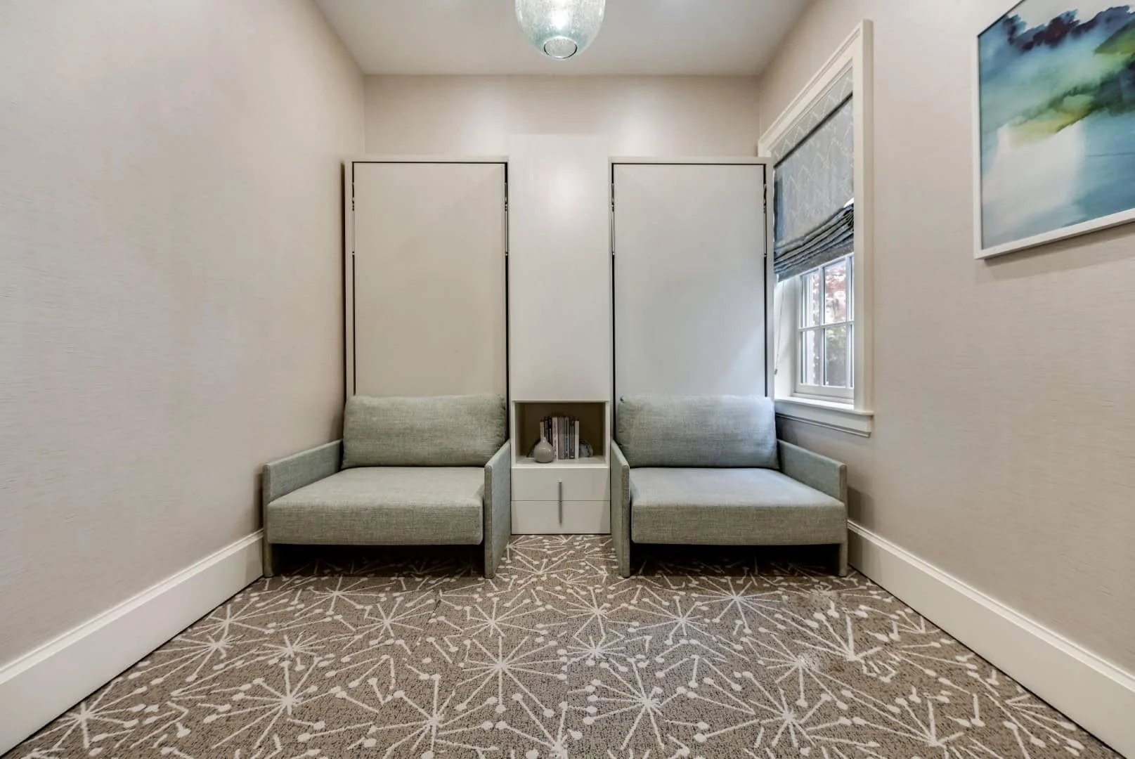 12-комнатный дом Йонkers, штат Нью-Йорк, оптимизированный для гостей с использованием мебели Resource Furniture 12-комнатный дом Йонkers, штат Нью-Йорк, оптимизированный для гостей с использованием мебели Resource Furniture