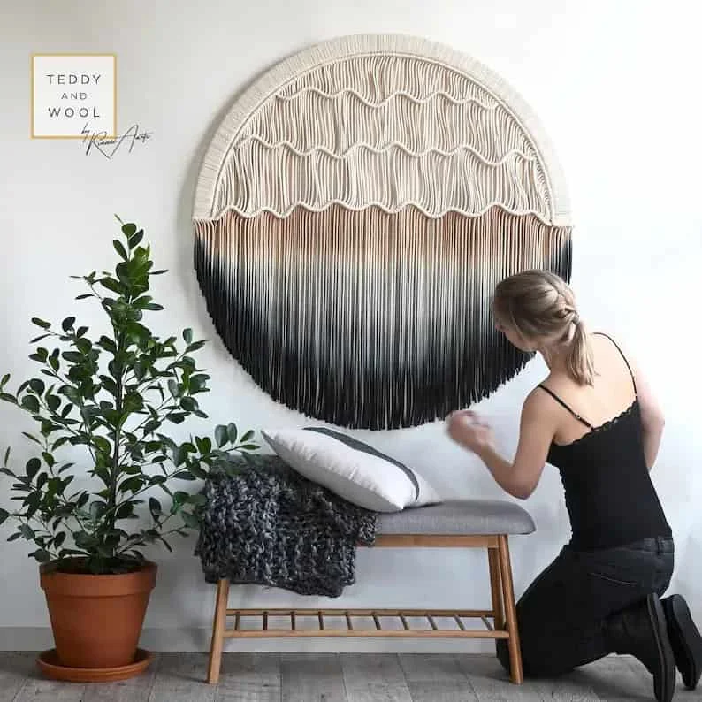8. Decoración colgante de macramé circular