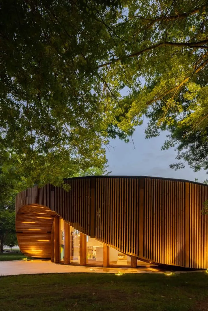 Інформаційний пункт туризму Алто-Тамега від AND-RE Arquitectura у Чавешах, Португалія Інформаційний пункт туризму Алто-Тамега від AND-RE Arquitectura у Чавешах, Португалія