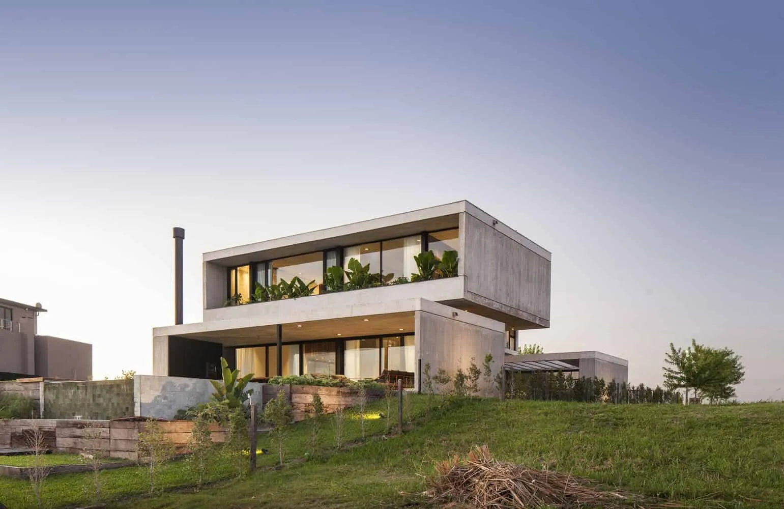 Sakura House by Estudio PKa in Belen de Escobar, Argentina