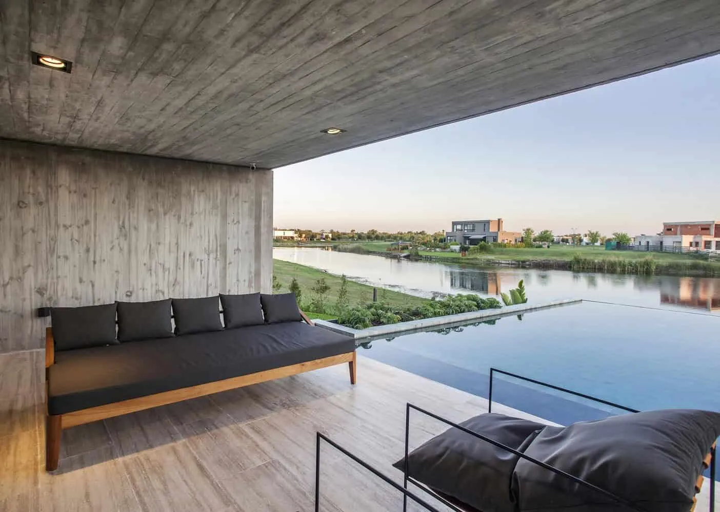 Sakura House by Estudio PKa in Belen de Escobar, Argentina