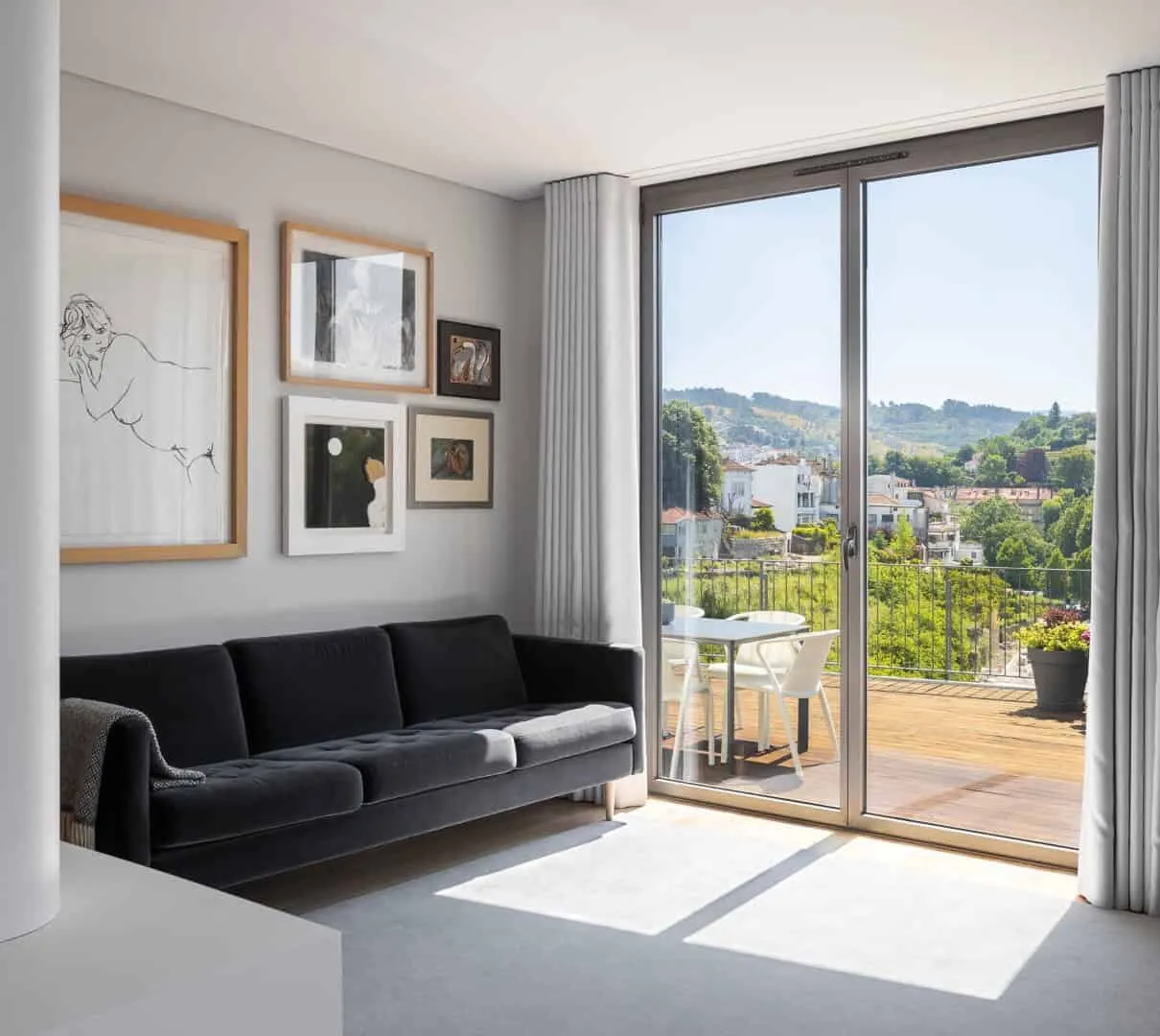 Budynek 261 autorstwa Just an Architect w Amarante, Portugalia Budynek 261 autorstwa Just an Architect w Amarante, Portugalia