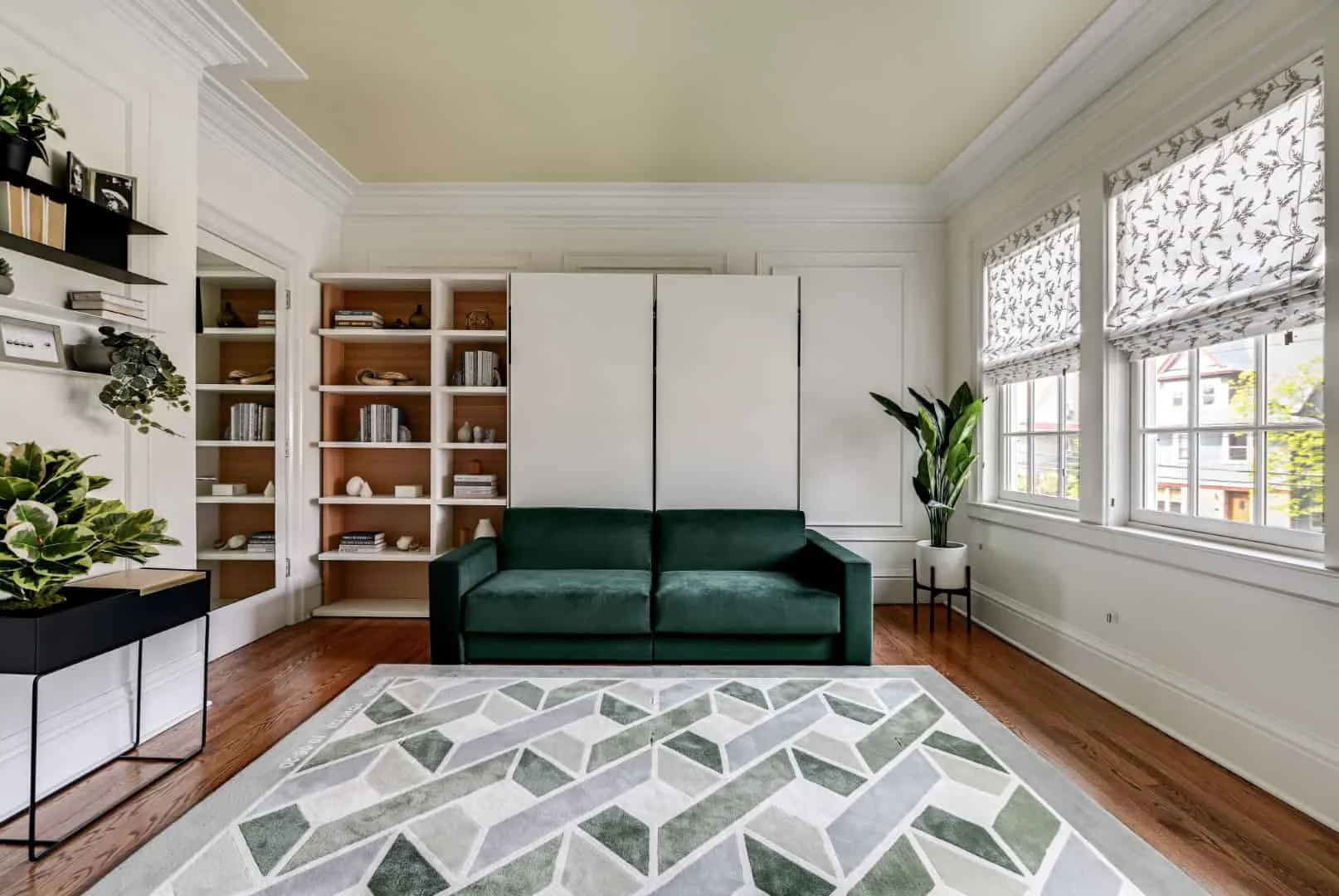 12-комнатный дом Йонkers, штат Нью-Йорк, оптимизированный для гостей с использованием мебели Resource Furniture 12-комнатный дом Йонkers, штат Нью-Йорк, оптимизированный для гостей с использованием мебели Resource Furniture