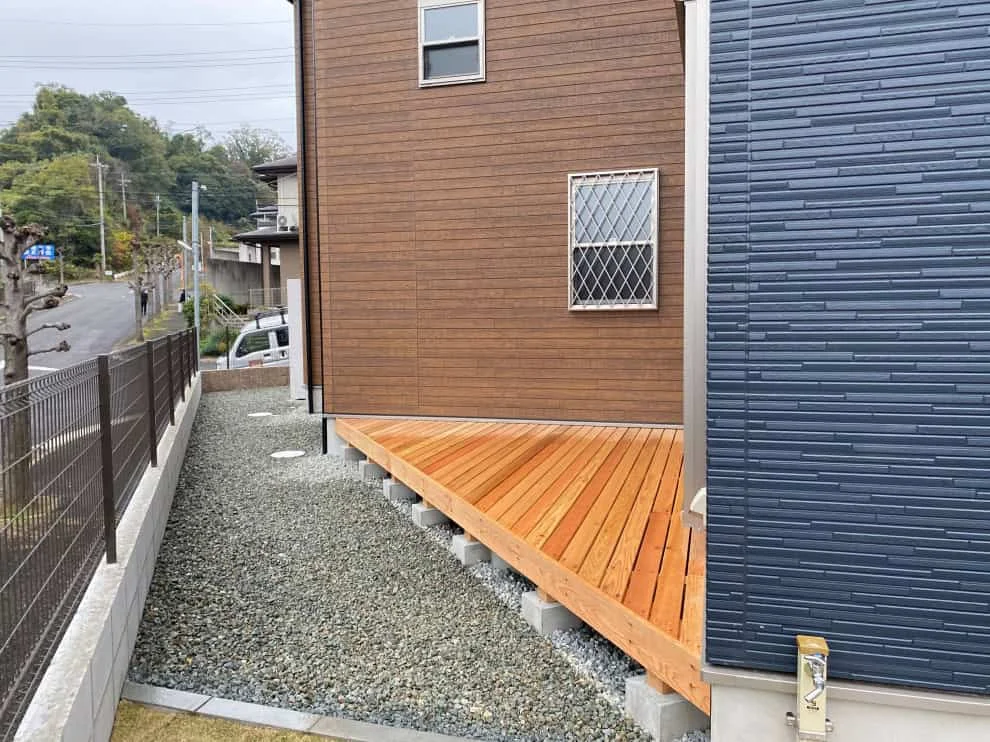 7. Diseño pequeño de veranda industrial