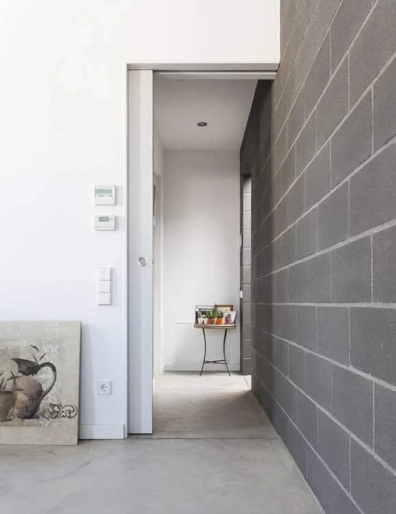 H Arquitectes设计的804号住宅，位于西班牙帕雷特斯-德尔瓦莱斯