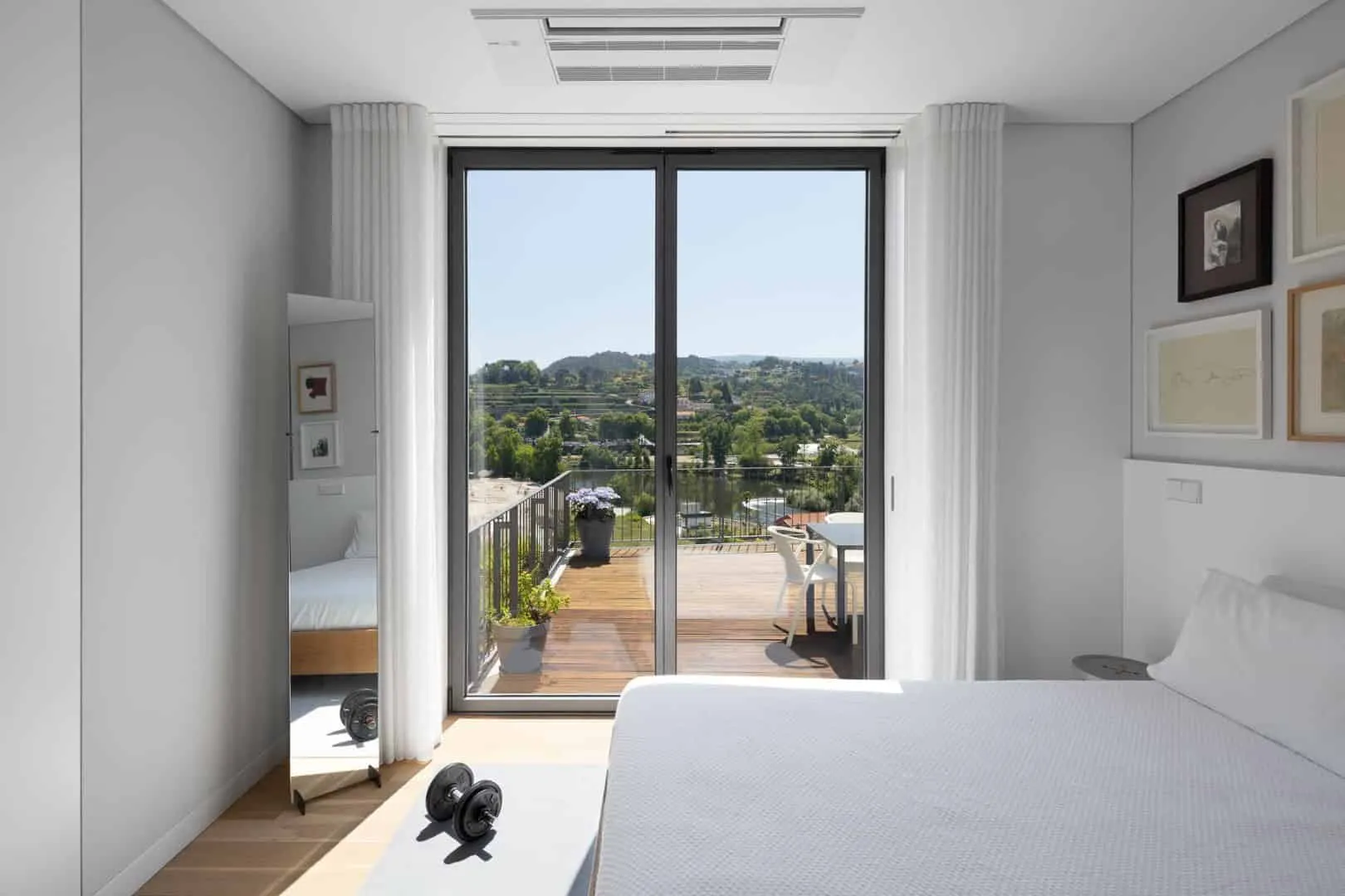 Budynek 261 autorstwa Just an Architect w Amarante, Portugalia Budynek 261 autorstwa Just an Architect w Amarante, Portugalia