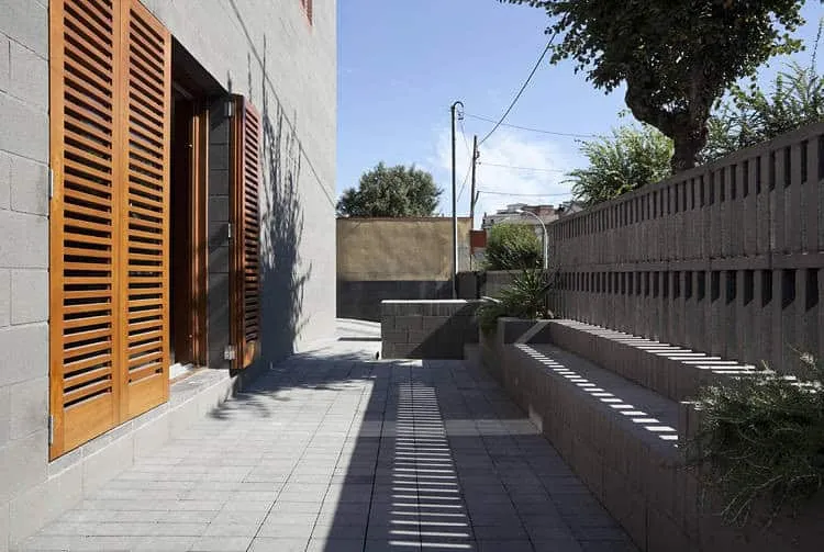 H Arquitectes设计的804号住宅，位于西班牙帕雷特斯-德尔瓦莱斯