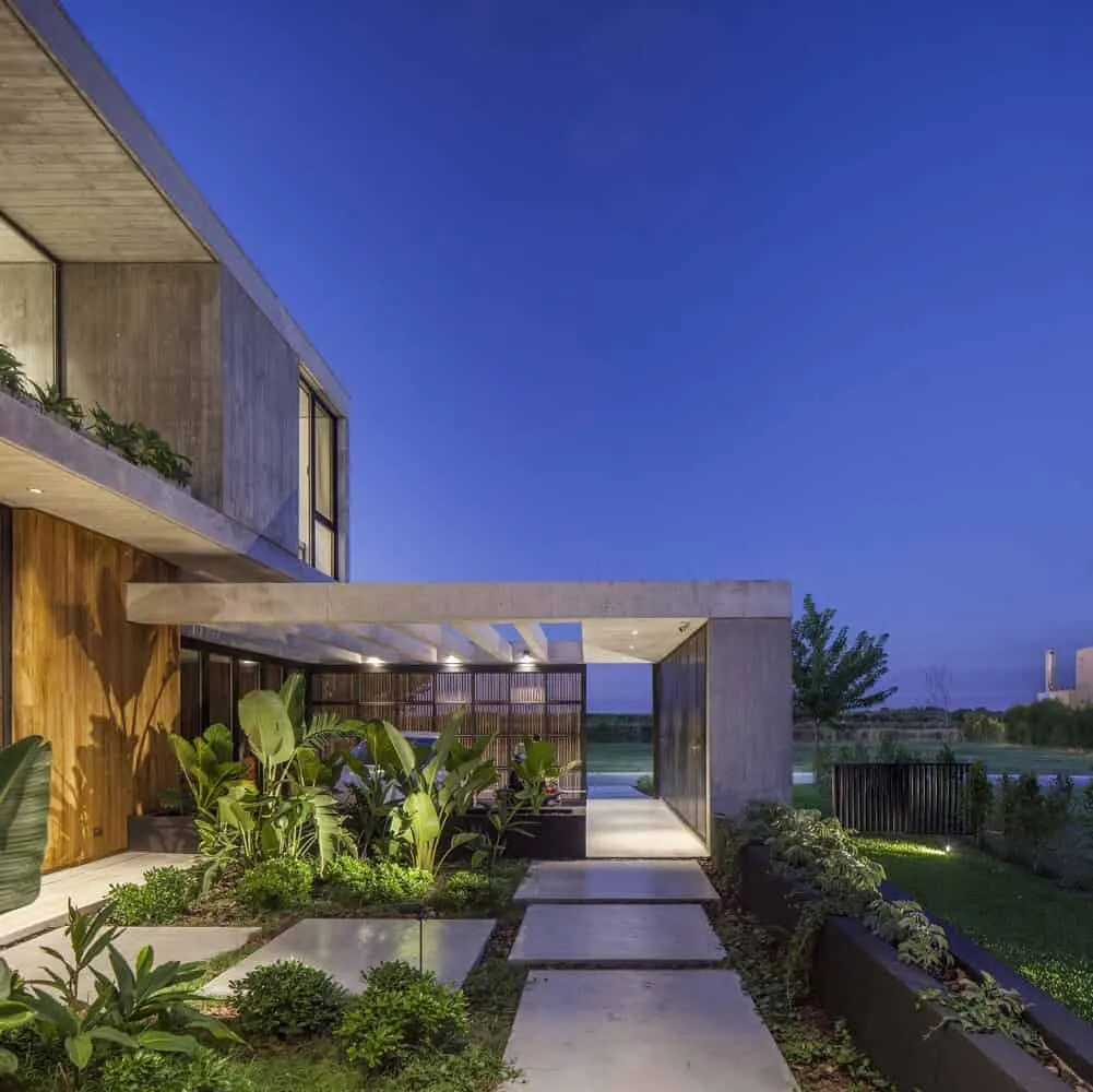 Sakura House by Estudio PKa in Belen de Escobar, Argentina