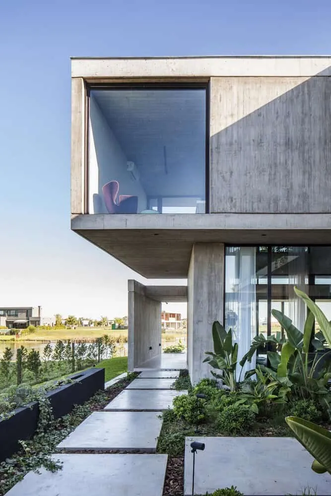 Sakura House by Estudio PKa in Belen de Escobar, Argentina