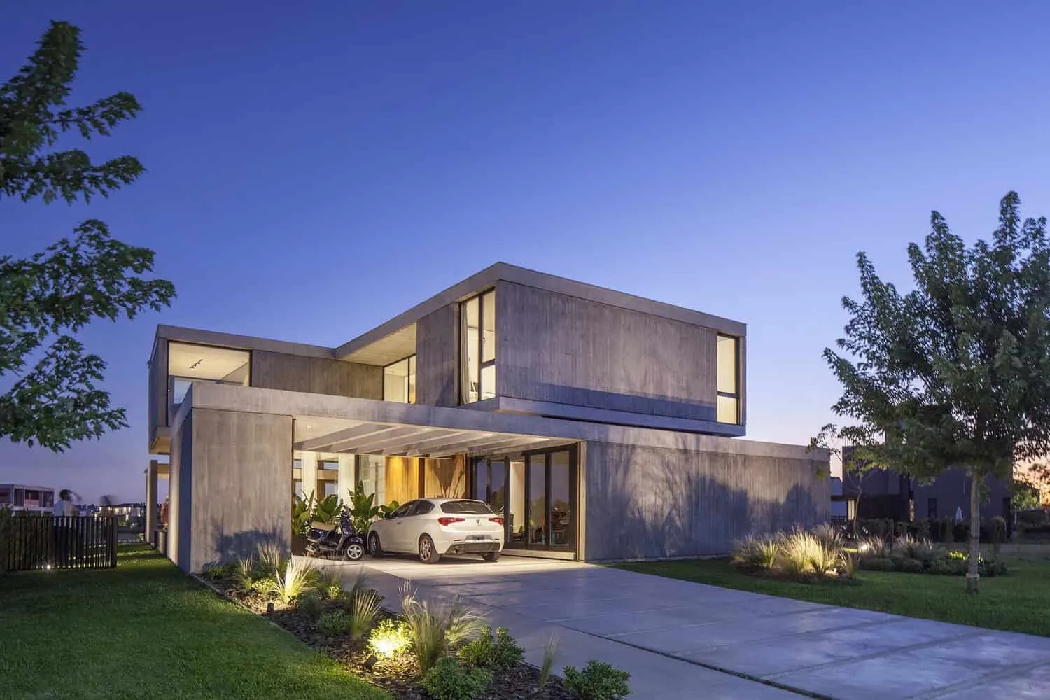 Sakura House by Estudio PKa in Belen de Escobar, Argentina