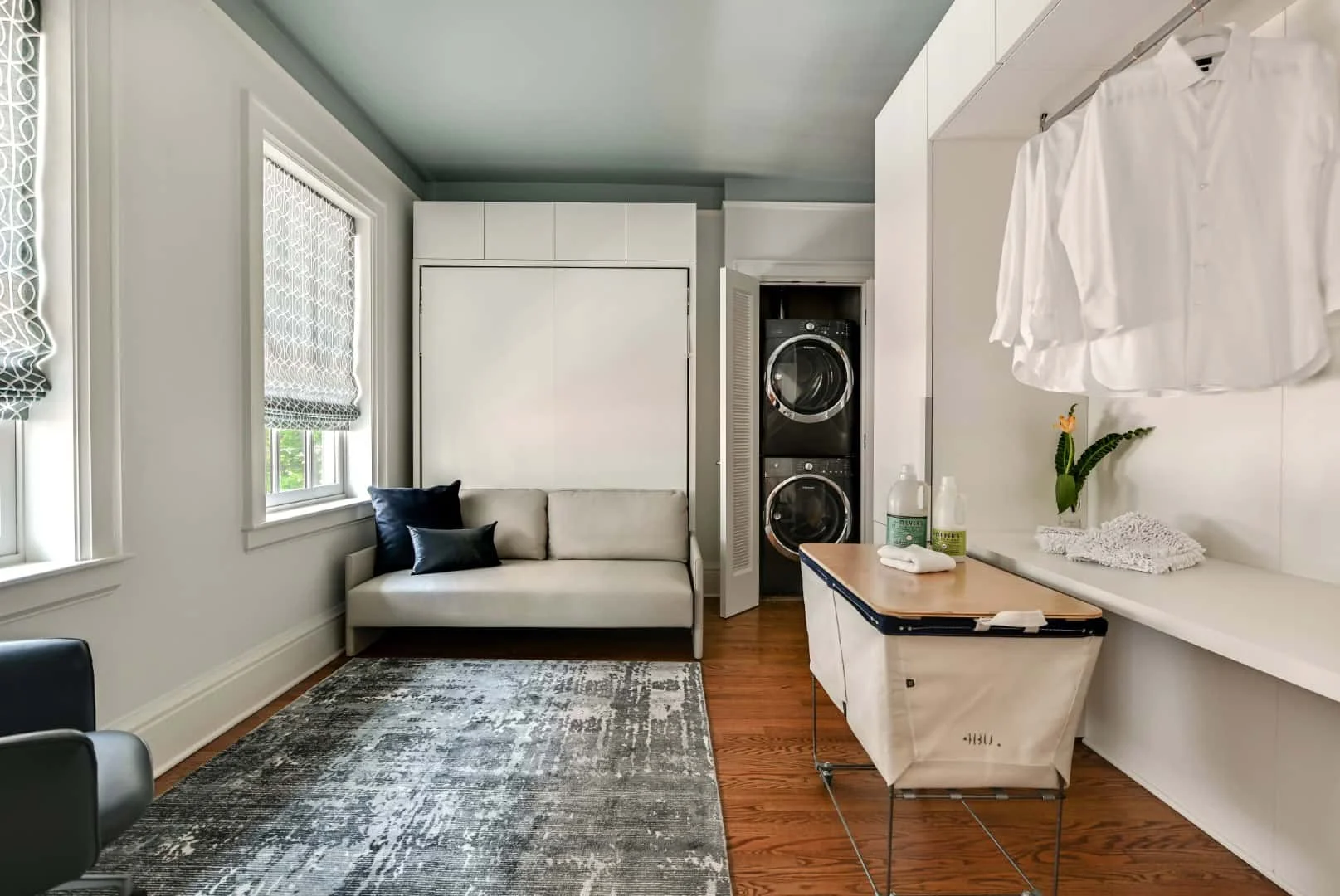 12-комнатный дом Йонkers, штат Нью-Йорк, оптимизированный для гостей с использованием мебели Resource Furniture 12-комнатный дом Йонkers, штат Нью-Йорк, оптимизированный для гостей с использованием мебели Resource Furniture