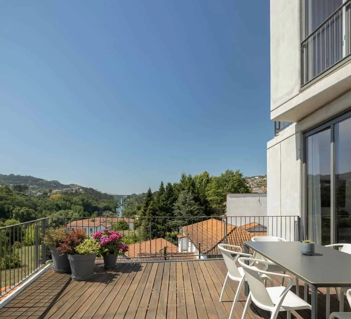 Budynek 261 autorstwa Just an Architect w Amarante, Portugalia Budynek 261 autorstwa Just an Architect w Amarante, Portugalia