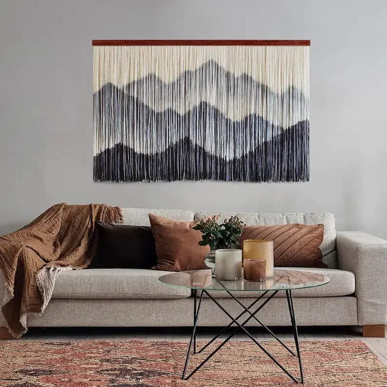 11. Decoración colgante de lana gris claro estilo montaña