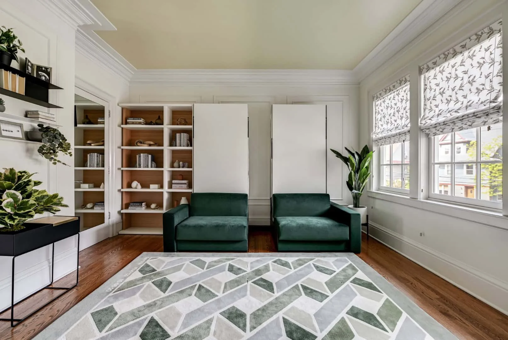 12-комнатный дом Йонkers, штат Нью-Йорк, оптимизированный для гостей с использованием мебели Resource Furniture 12-комнатный дом Йонkers, штат Нью-Йорк, оптимизированный для гостей с использованием мебели Resource Furniture