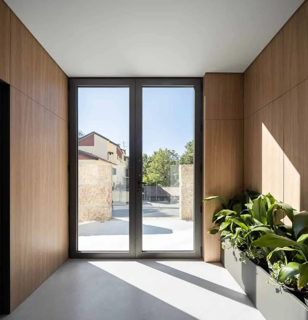 Budynek 261 autorstwa Just an Architect w Amarante, Portugalia Budynek 261 autorstwa Just an Architect w Amarante, Portugalia