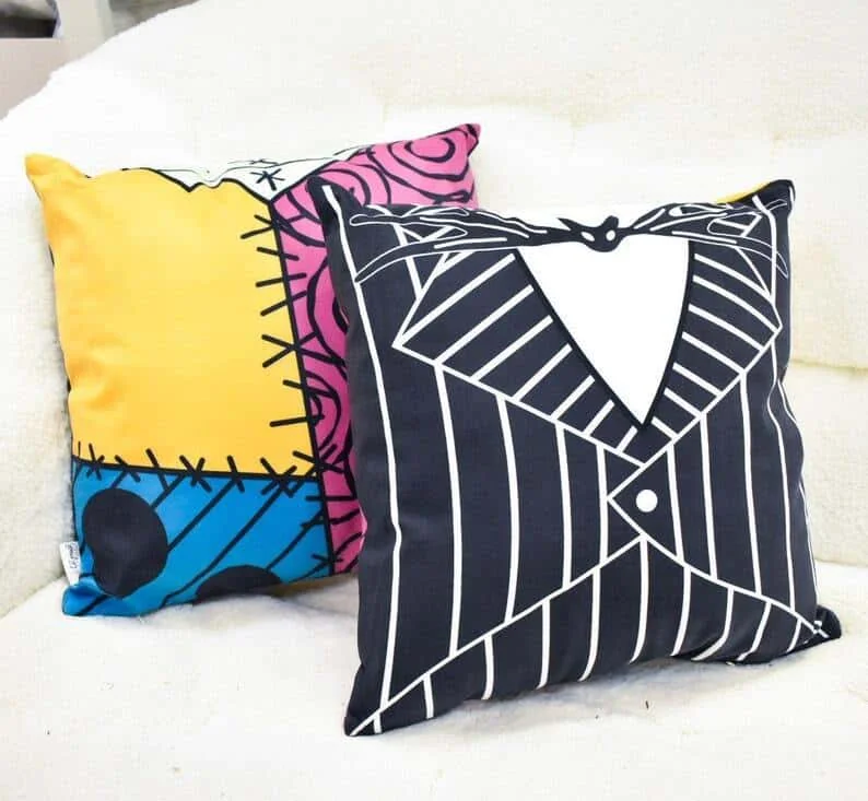 13. Cojín de doble cara con Jack y Sally