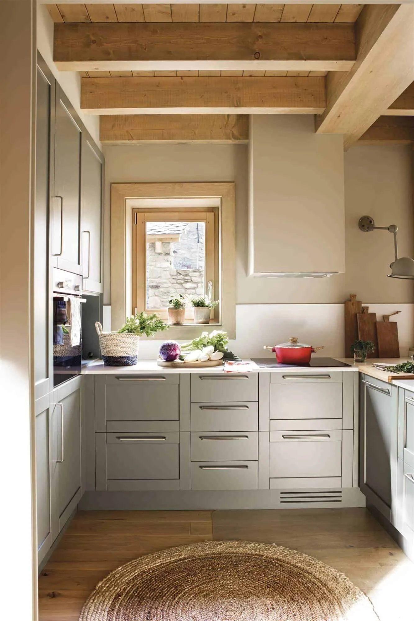 Universal Mountain House with Unique Rustic Essence