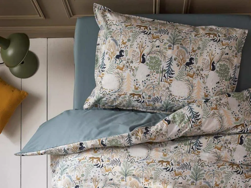 如何在儿童房里添加魔法森林