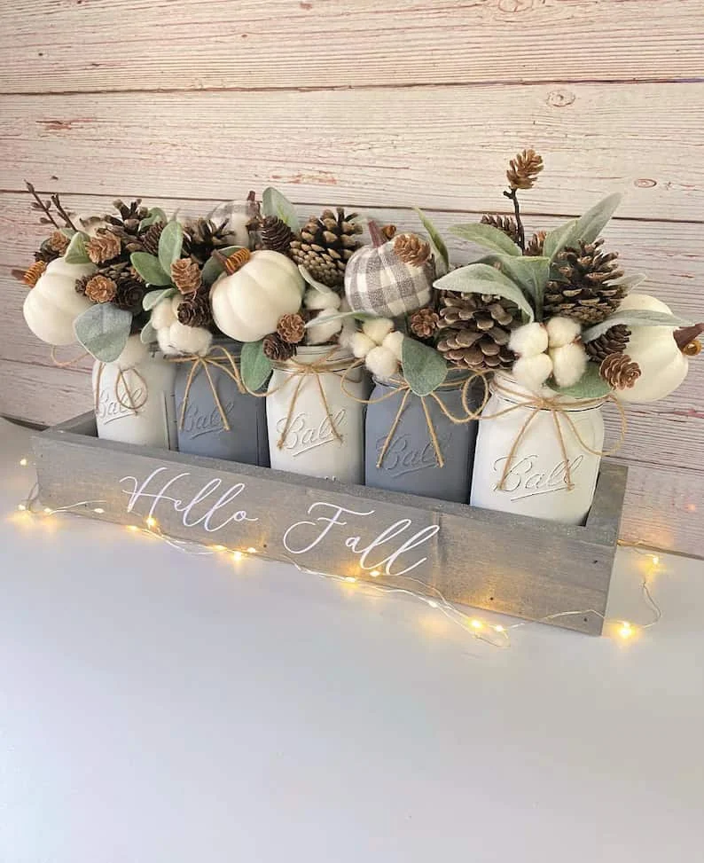 6. Zentrale Herbstdekoration des Tisches