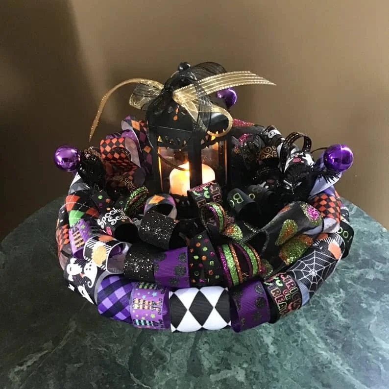 7. Centro de mesa con farol de Halloween