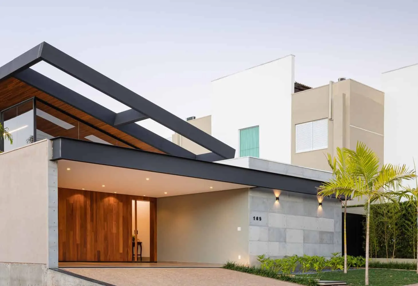 PR House by Architect Laercio Fabiano in Bauru, Brazil