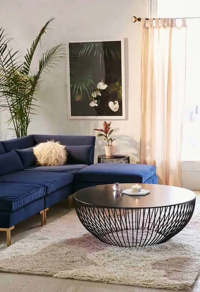 Direct Advantages of a Round Table at Home