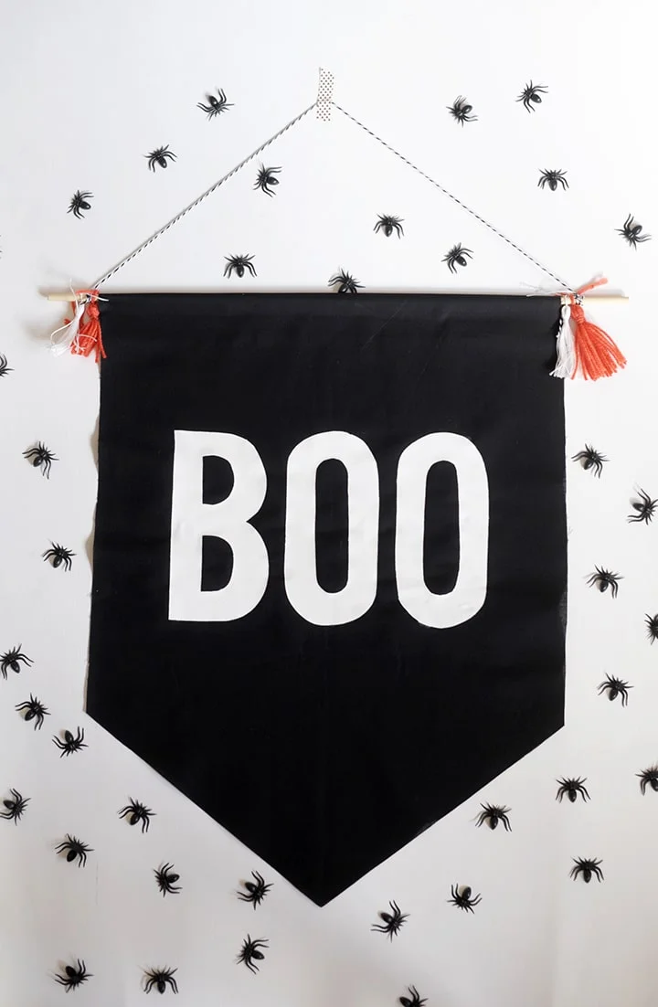 12. DIY No-Sew Halloween Banner