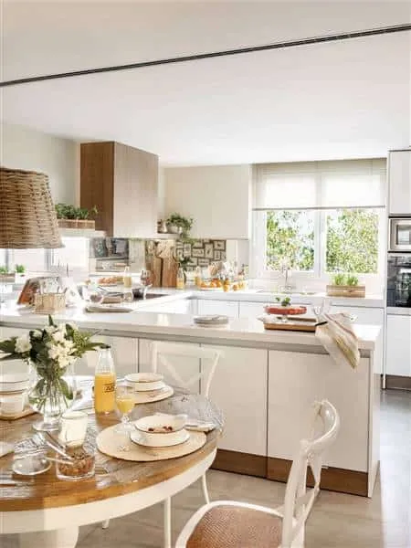 经典公寓，配有木质元素和纹理