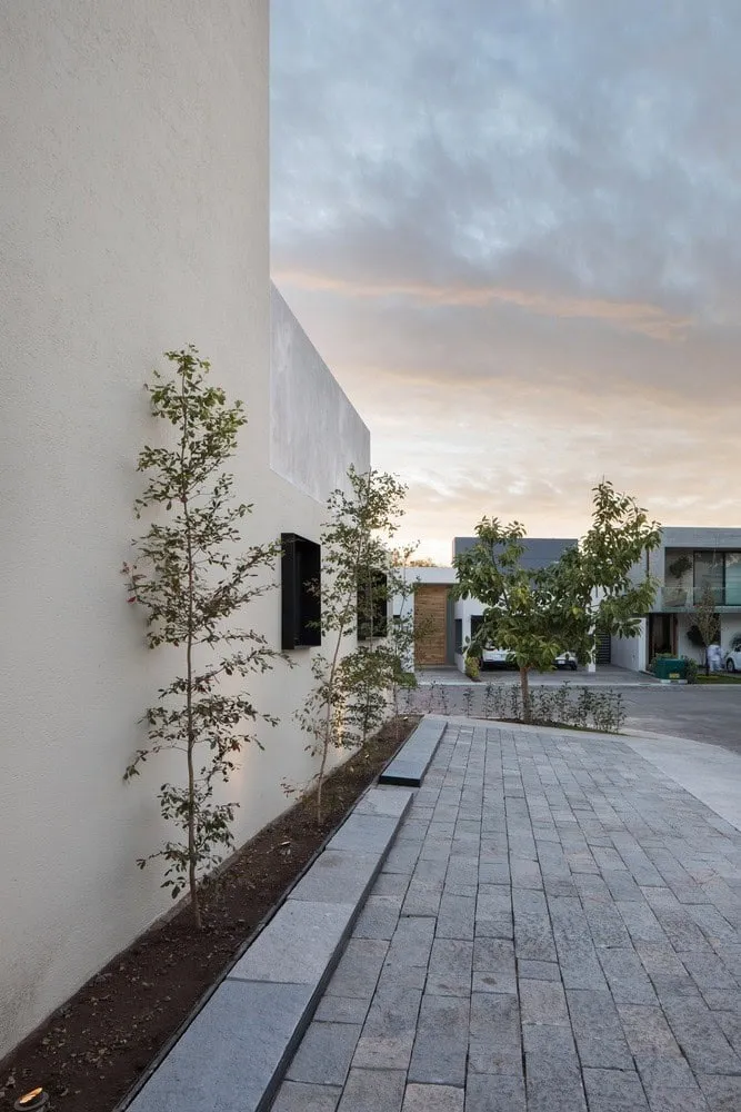 Casa Ruiz de LR Arquitectura en Los Guayuris, México