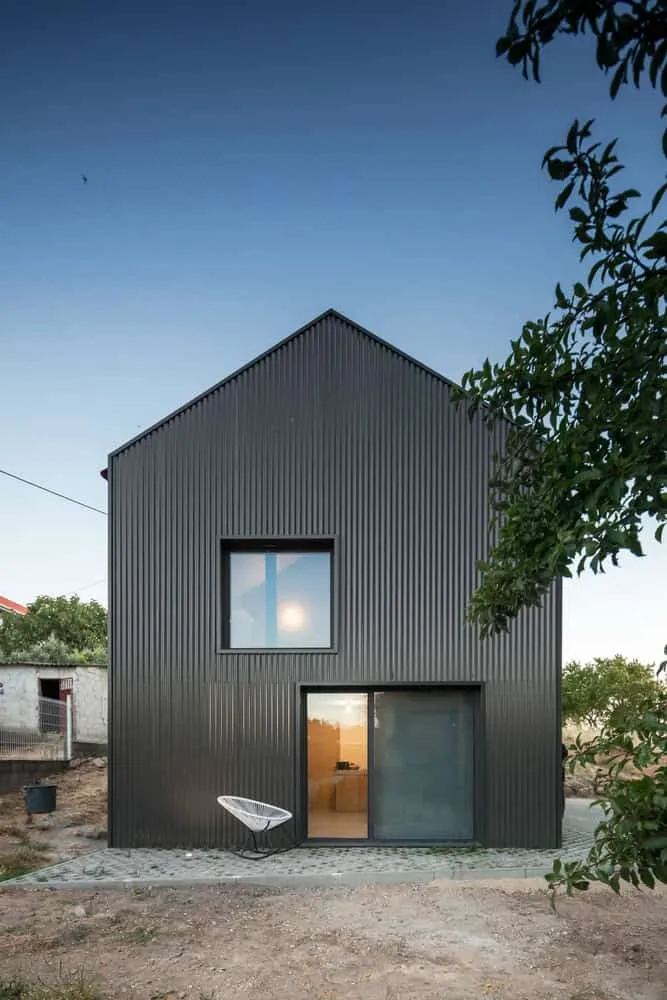 葡萄牙贝尔蒙特的MCR2住宅,由菲利佩·皮纳和玛丽亚·因妮斯·科斯塔设计 葡萄牙贝尔蒙特的MCR2住宅,由菲利佩·皮纳和玛丽亚·因妮斯·科斯塔设计