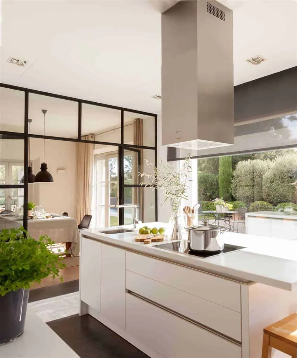 Glass Walls in the Kitchen: Best Solutions for Modern Interiors