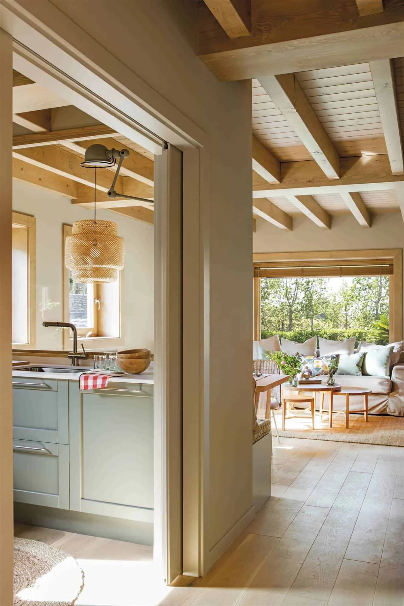 Universal Mountain House with Unique Rustic Essence