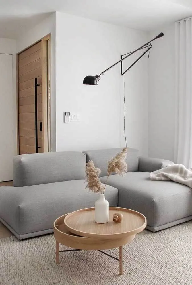 Direct Advantages of a Round Table at Home