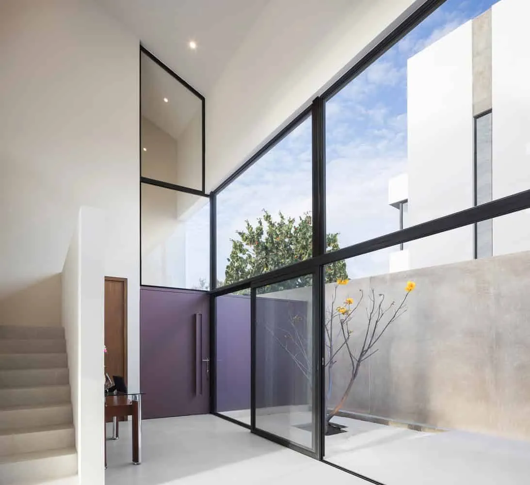 Casa Ruiz de LR Arquitectura en Los Guayuris, México