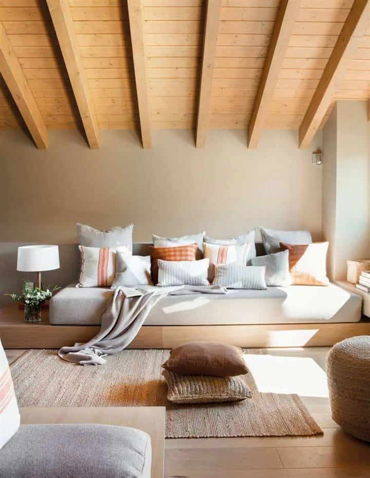 Universal Mountain House with Unique Rustic Essence