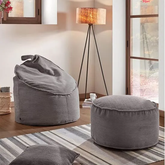 Pear-shaped pouf - the perfect universal seat