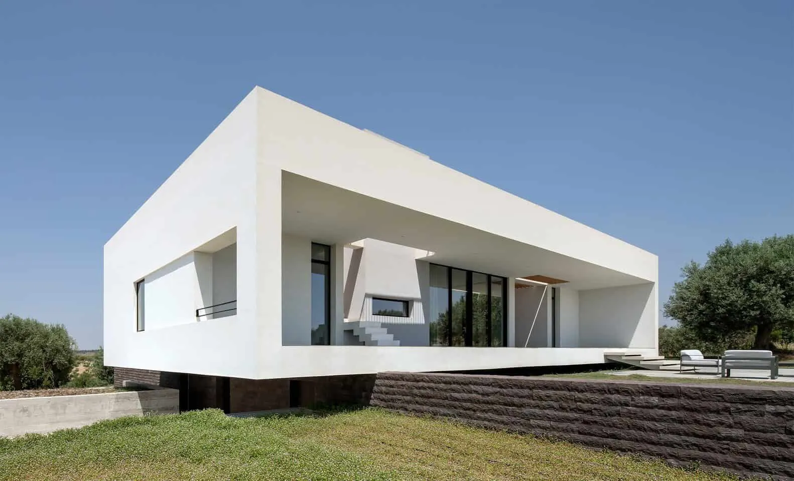 Villa Belluccieli by Studio Nuy van Noort in Noto, Italy