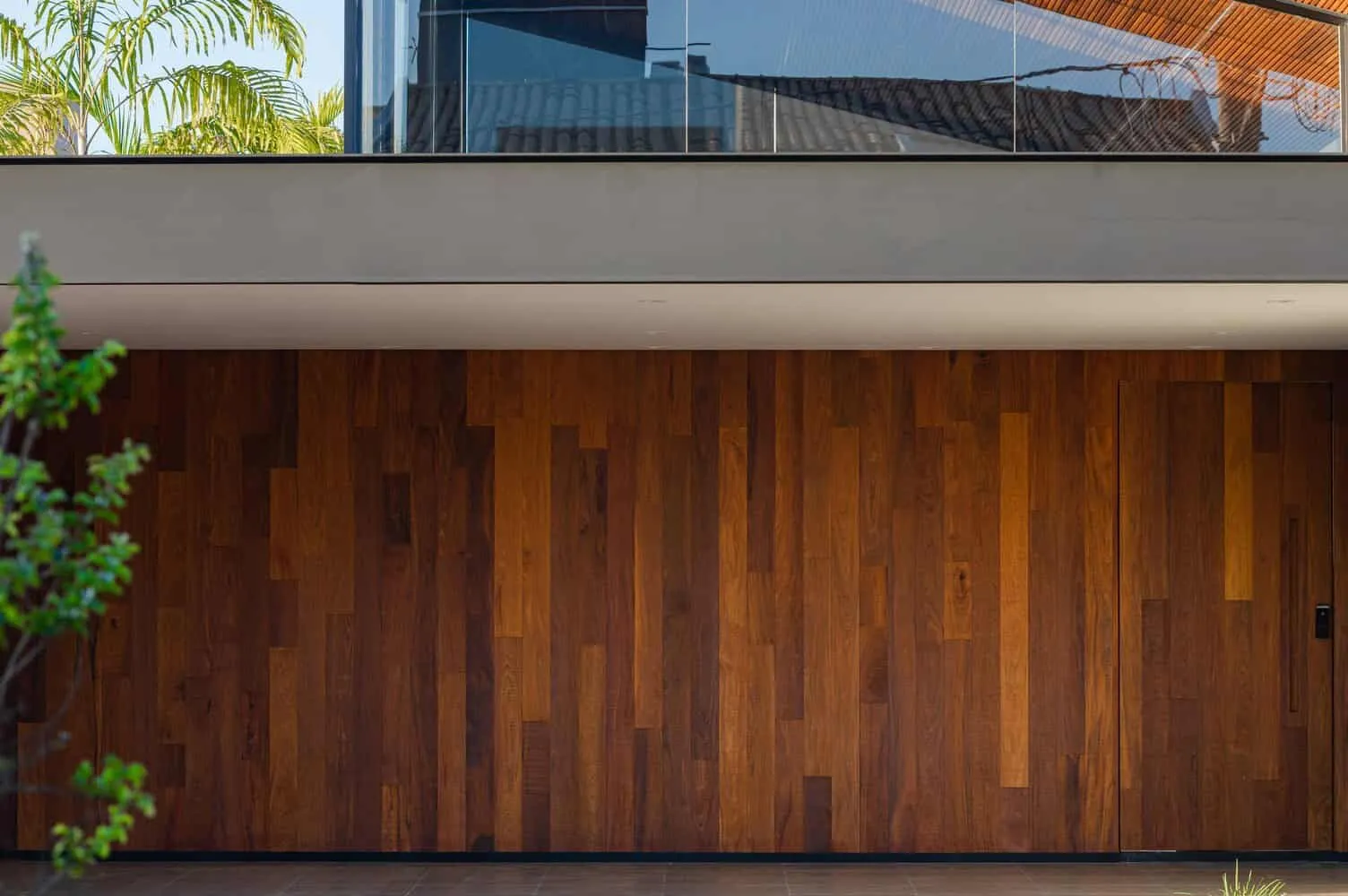 PR House by Architect Laercio Fabiano in Bauru, Brazil