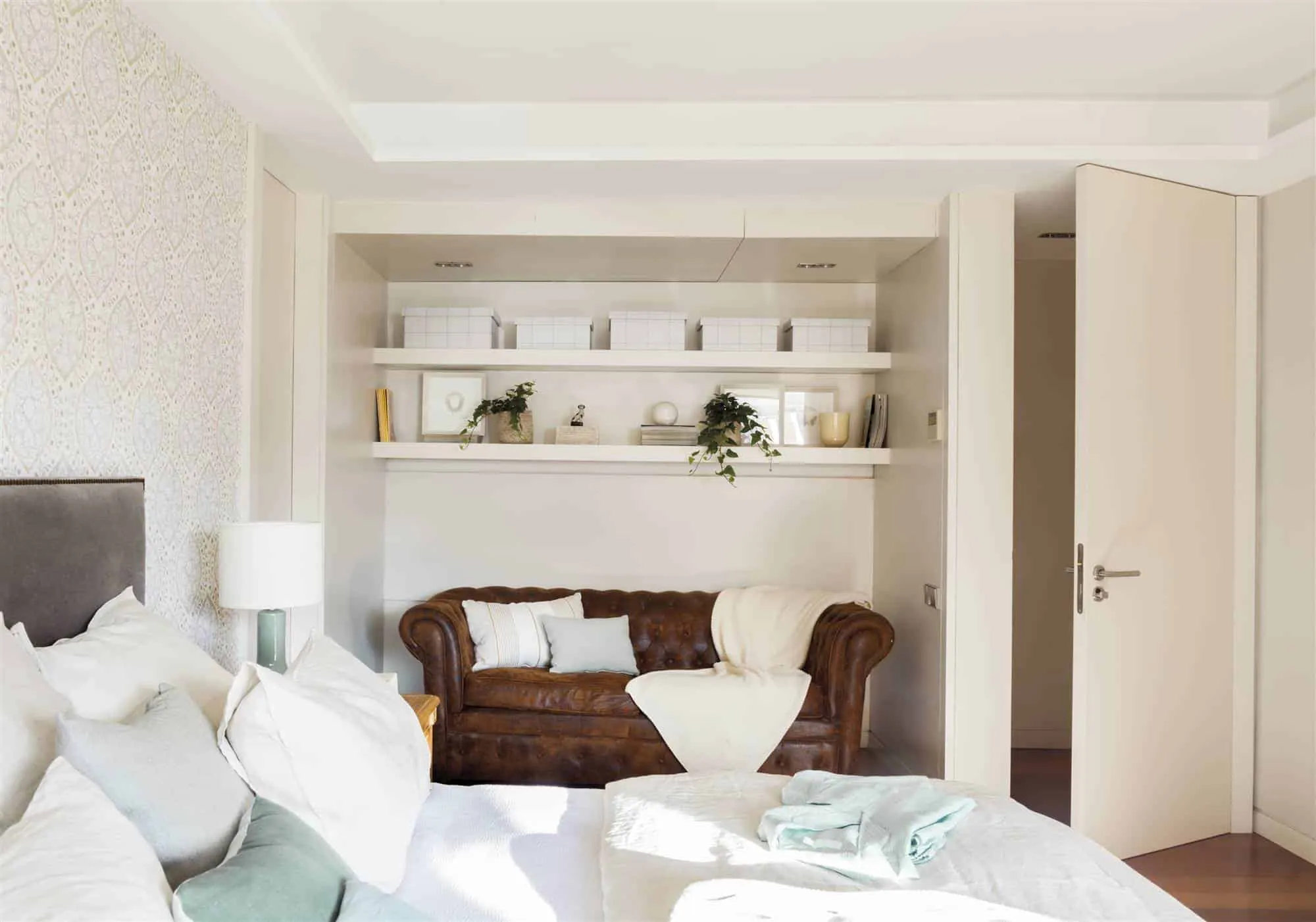 经典公寓，配有木质元素和纹理