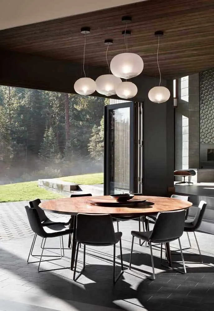 Direct Advantages of a Round Table at Home