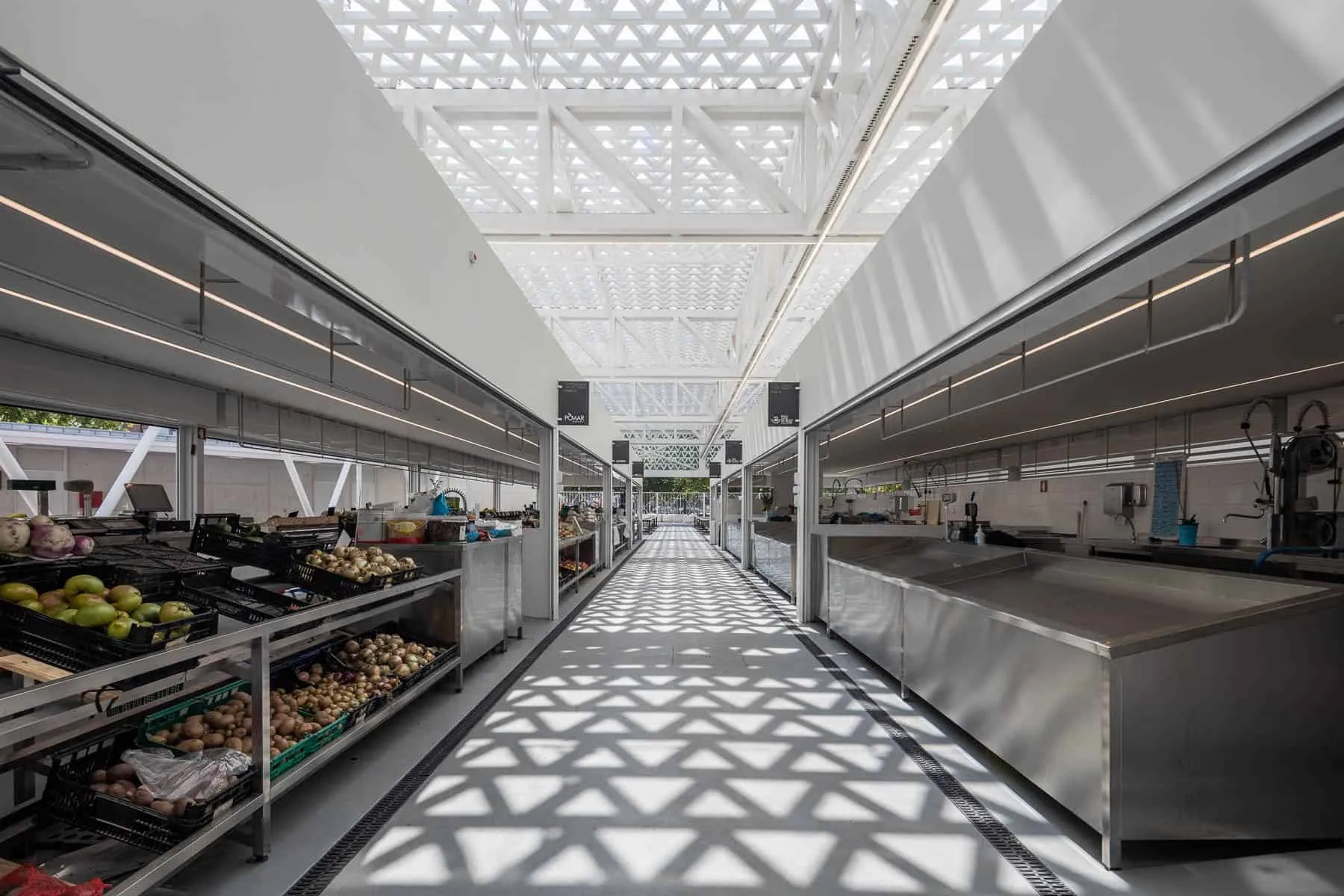 Una sorprendente escultura que cubre el mercado en el norte de Portugal Una sorprendente escultura que cubre el mercado en el norte de Portugal