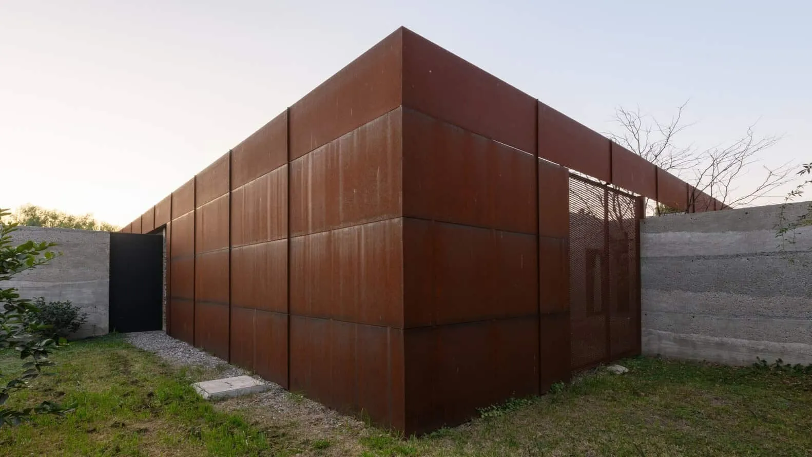 Texture House by Roberto Benito Arquitecto in San Francisco, Argentina Texture House by Roberto Benito Arquitecto in San Francisco, Argentina