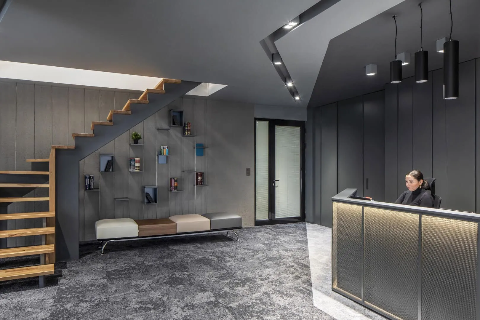 拥有大量自然光照的办公空间：IPEK BAYCAN ARCHITECTS设计的Pupa Teknik办公室