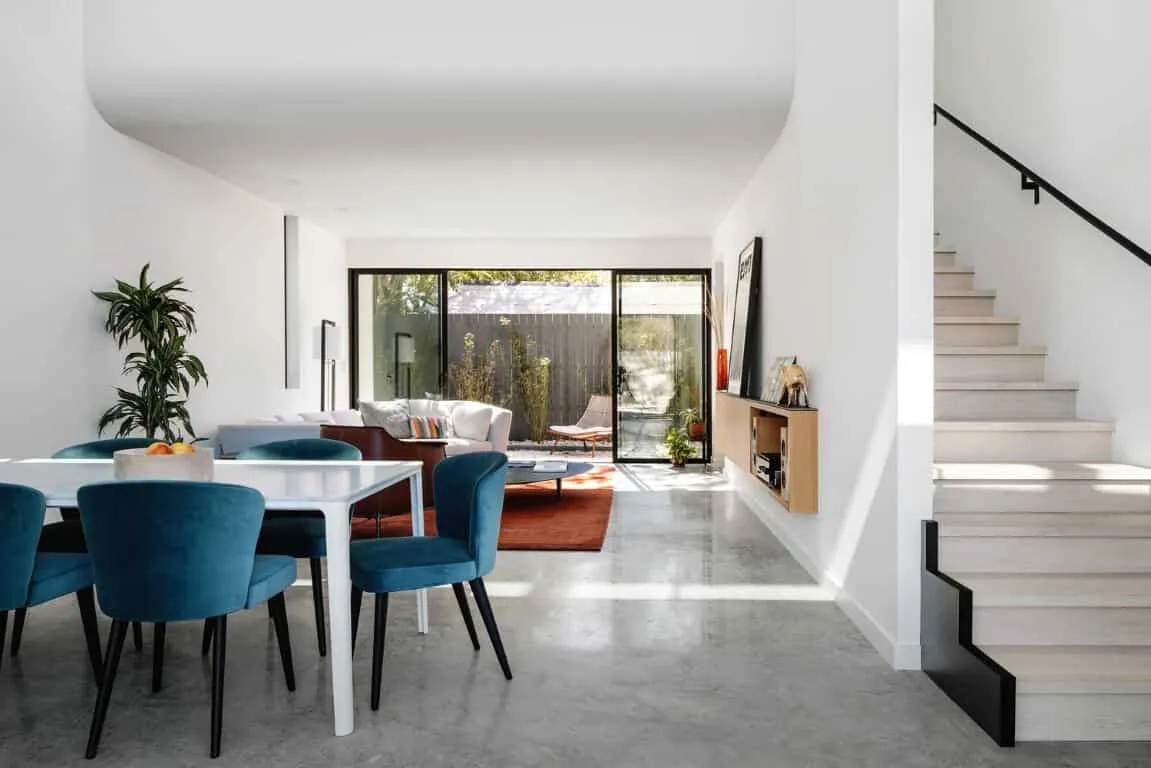 RAVEL Architecture设计的E2211住宅：奥斯汀市中心的紧凑优雅