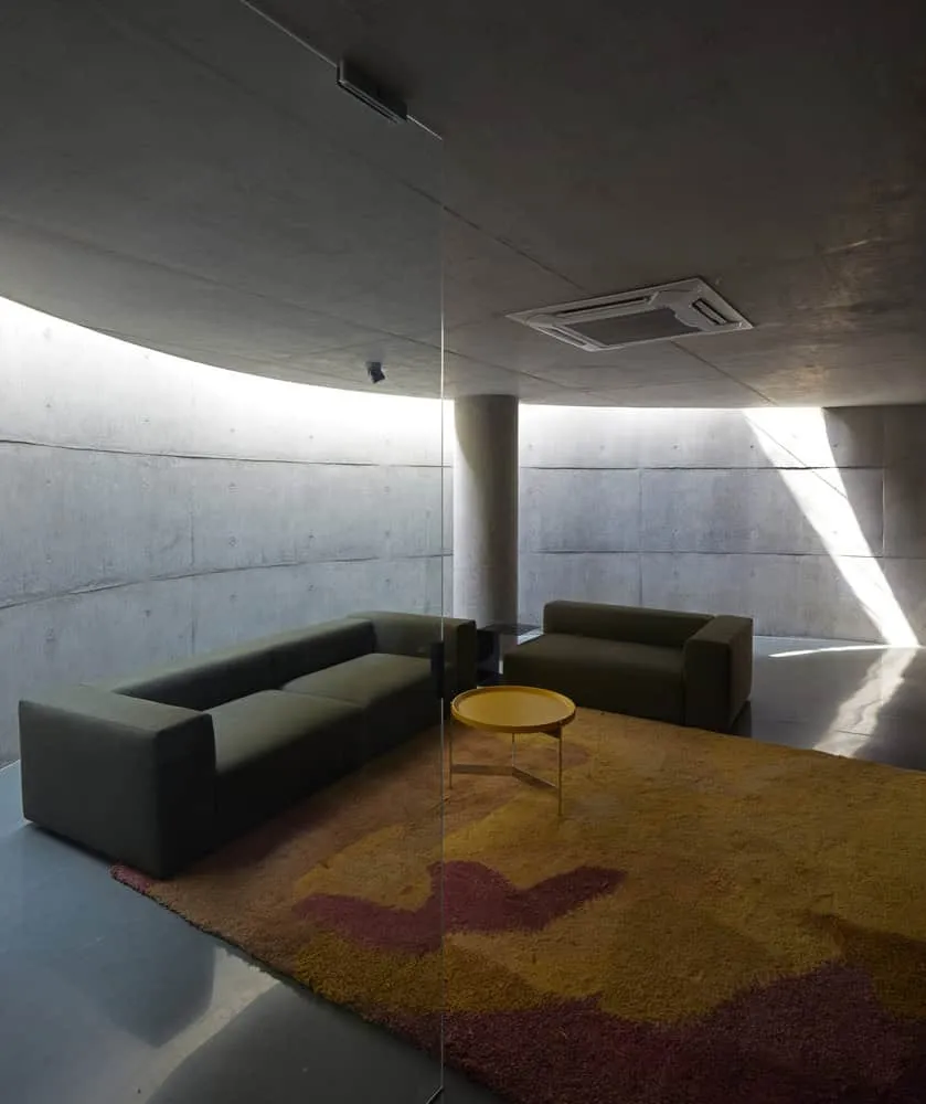 Stripped Möbius House by Matharoo Associates in Ahmedabad, India Stripped Möbius House by Matharoo Associates in Ahmedabad, India