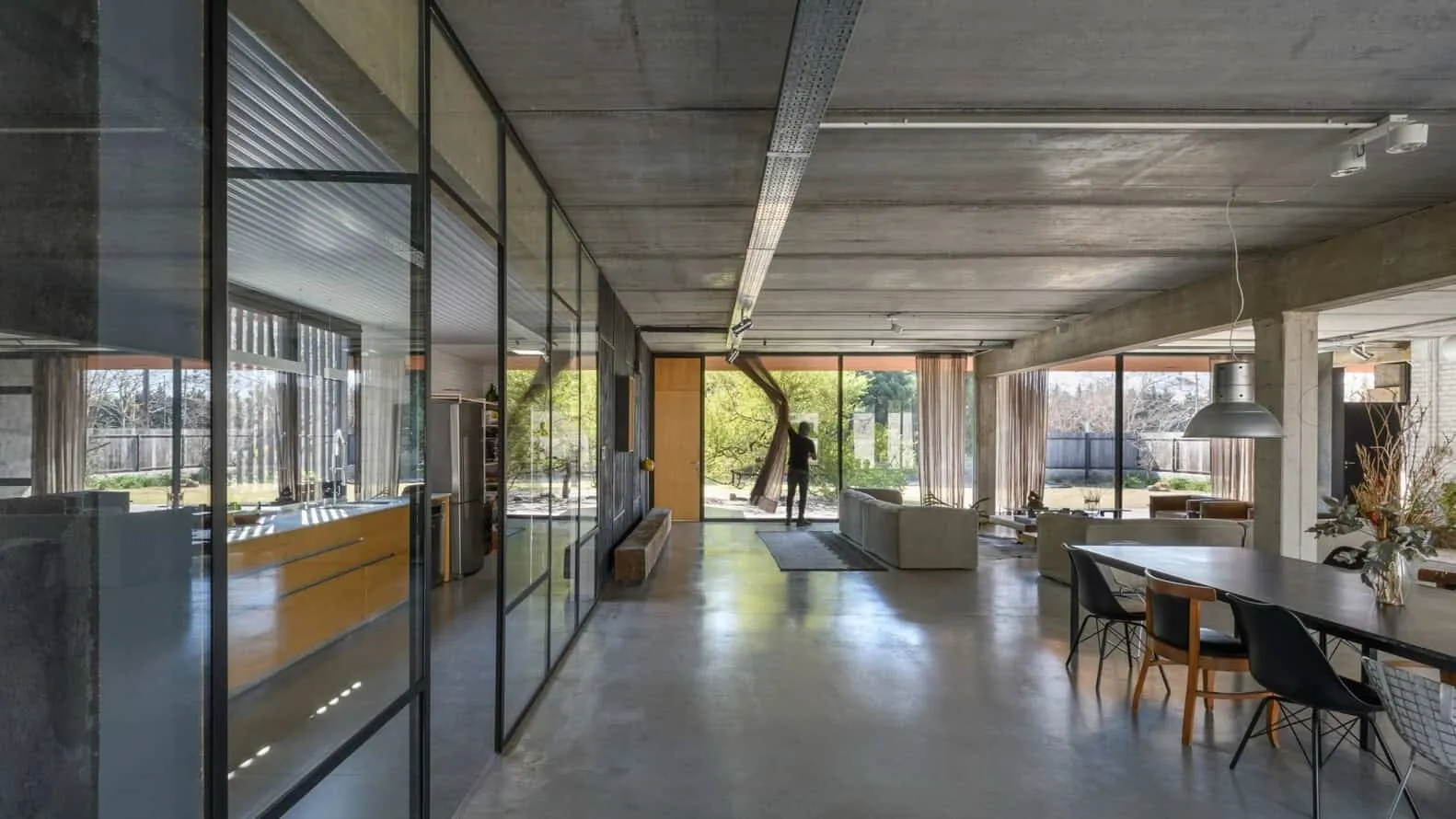 Texture House by Roberto Benito Arquitecto in San Francisco, Argentina Texture House by Roberto Benito Arquitecto in San Francisco, Argentina