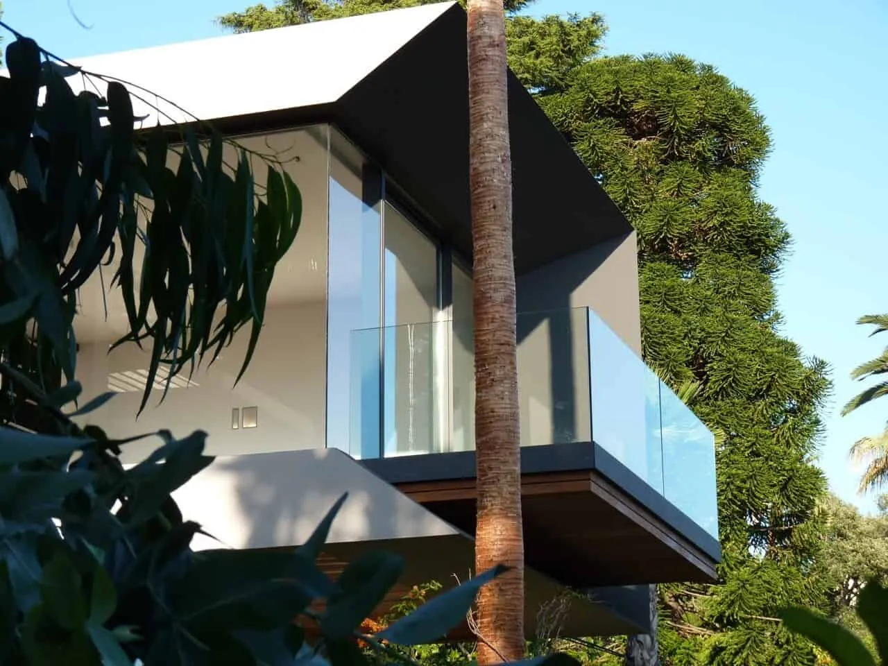 Villa C by Studio Guilhem in Cannes, France