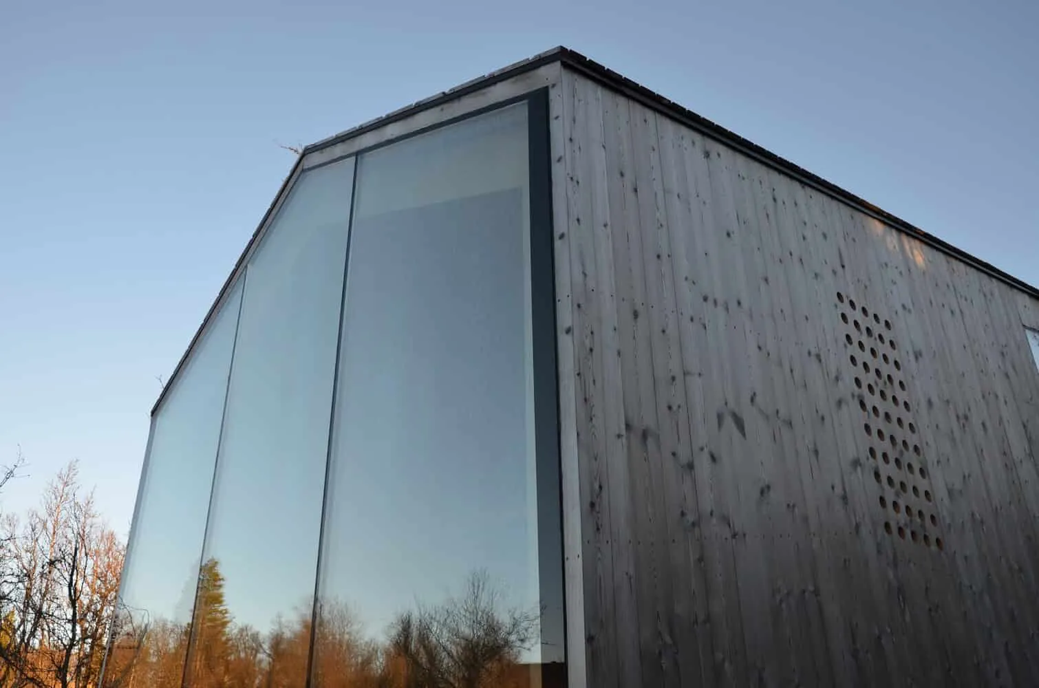 V-Lodge by Reiulf Ramstad Architects: Modern Mountain Retreat Above Aal, Norway