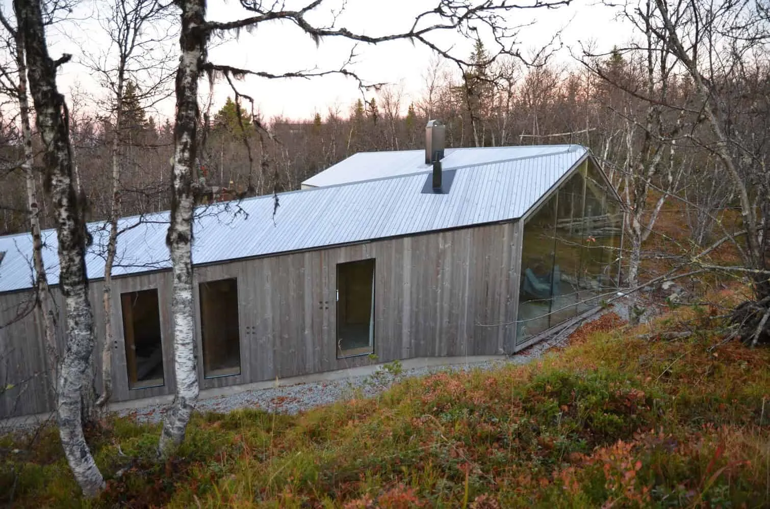 V-Lodge by Reiulf Ramstad Architects: Modern Mountain Retreat Above Aal, Norway