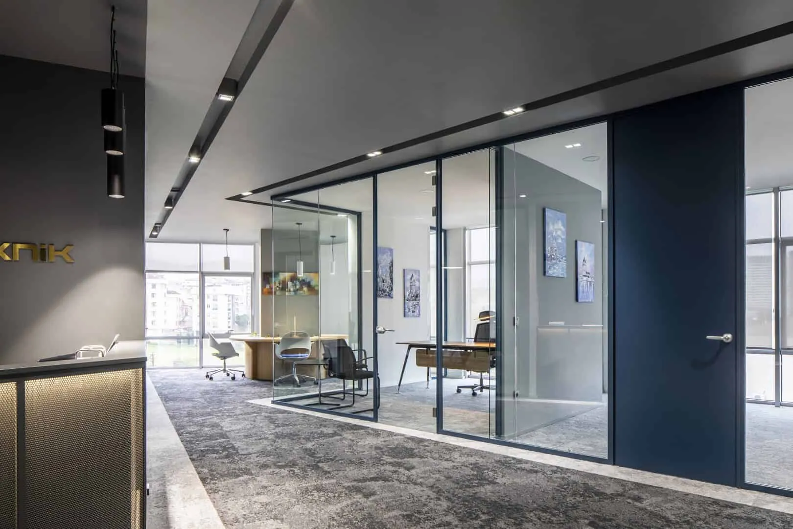 拥有大量自然光照的办公空间：IPEK BAYCAN ARCHITECTS设计的Pupa Teknik办公室